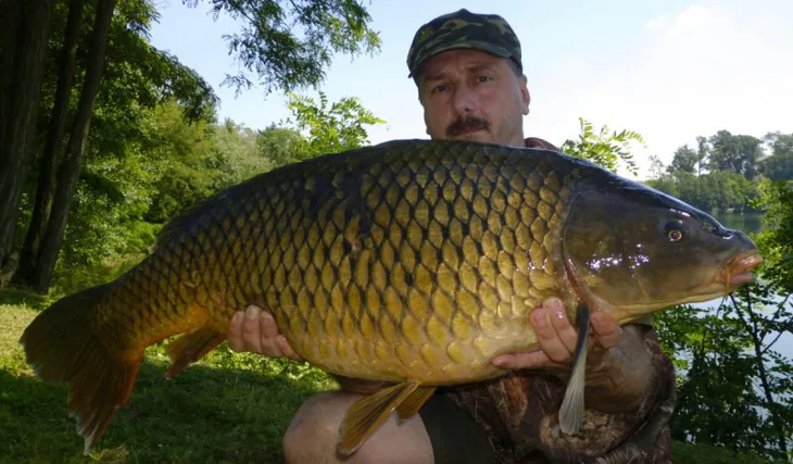 Až v červnu poprvé...