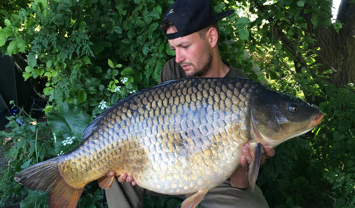 Doba tření na řece