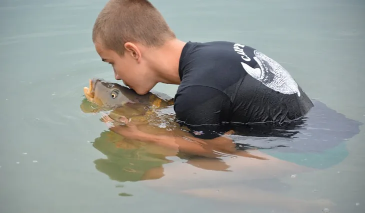 Léto ve znamení osobáku a lásky ke kaprům