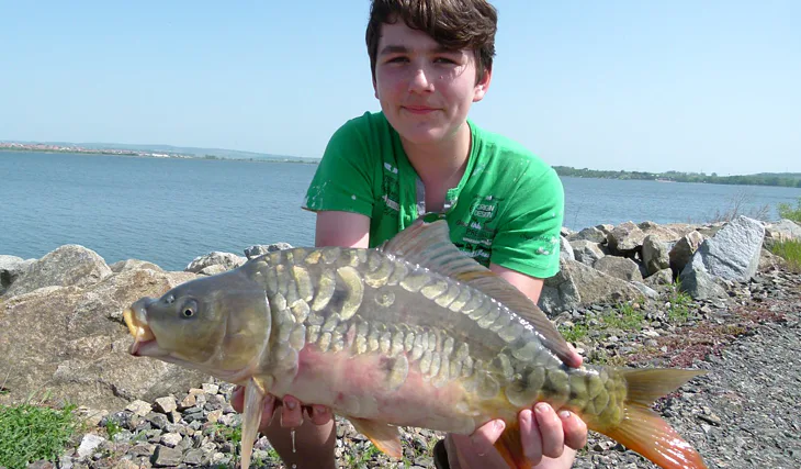 Adam a těžká voda