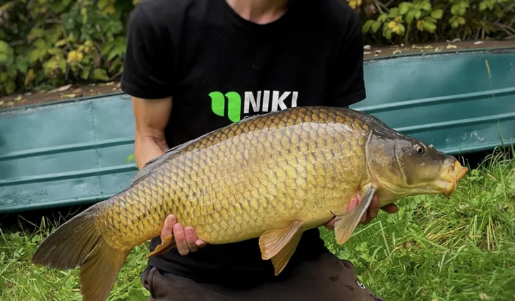 Krásná voda uprostřed lesa