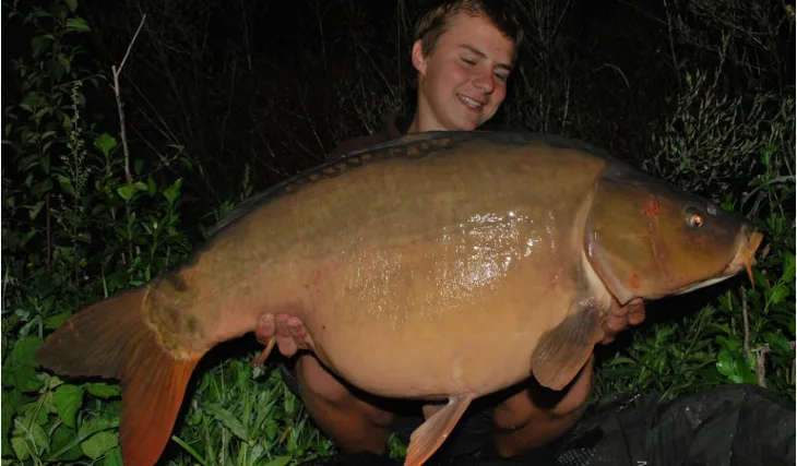 Další zářezy do Mláděho pažby