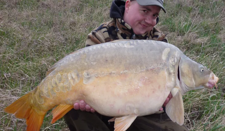 Vodník stále nakloněn...