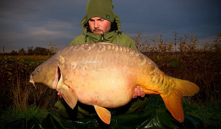 Piercingáč opět v akci