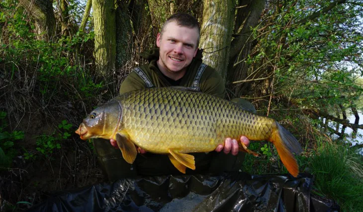 Dvě noci na štěrkáči