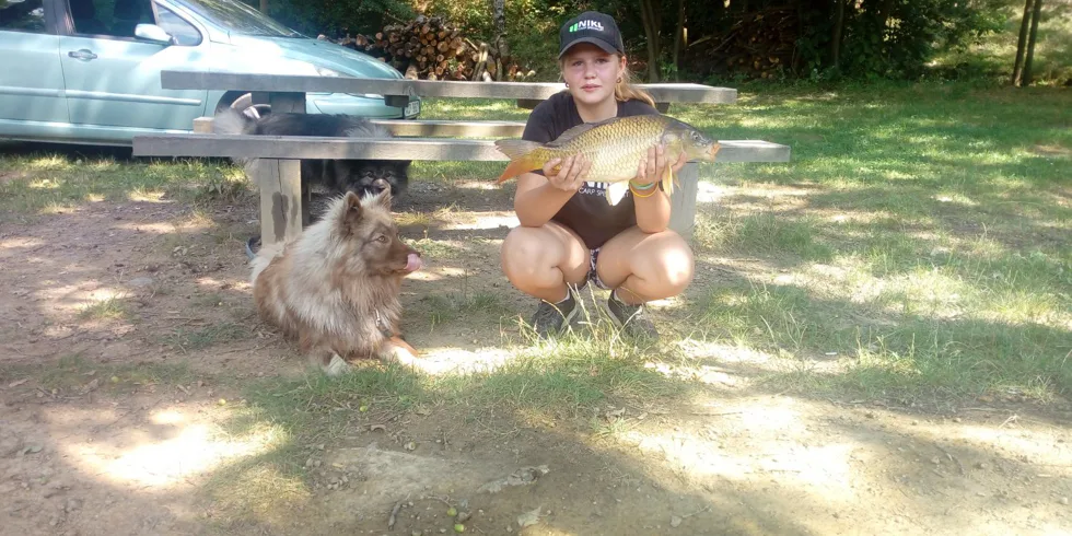 Kristýna s Jiřinou u vody