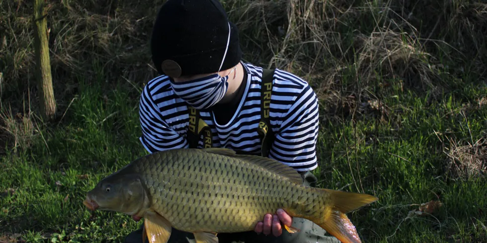 Salmon peach není pozadu!