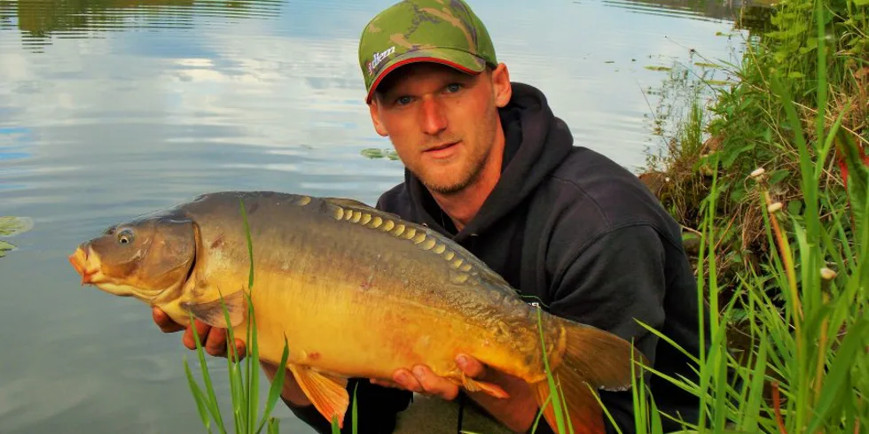 Další noc pod deštníkem!