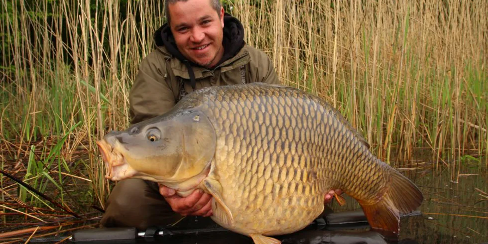 Jarní lov z pontonu ve Francii