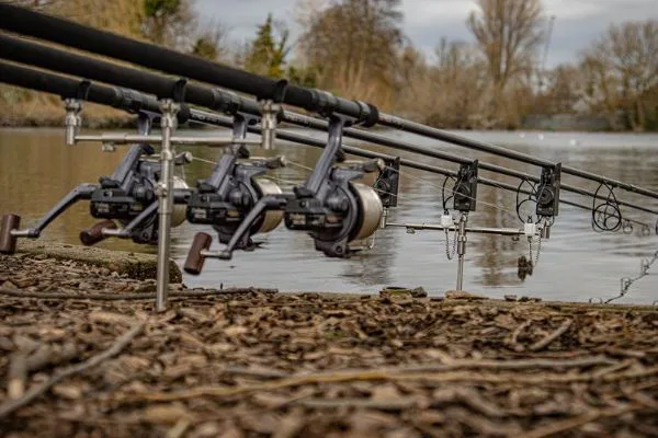 Solar&#x20;Hrazda&#x20;na&#x20;3&#x20;pruty&#x20;-&#x20;P1&#x20;Pro-Loc&#x20;3&#x20;Rod&#x20;Medium&#x20;Buzzer&#x20;Bar